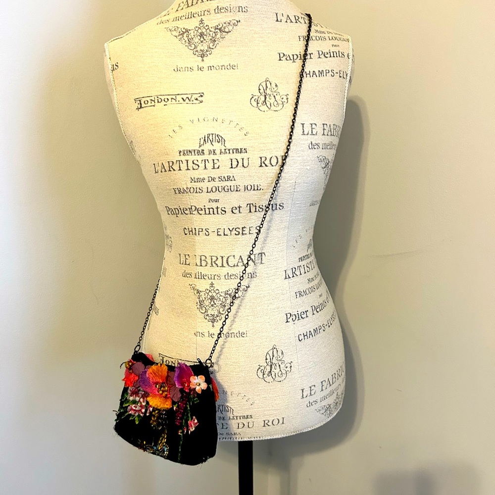 Floral cross body bag.